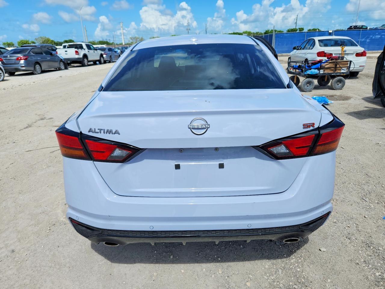 2025 Nissan Altima Sr - zdjęcie 6