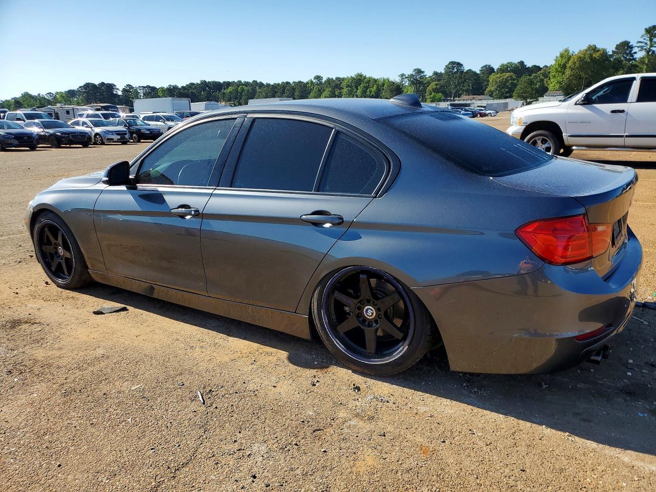 2015 BMW 328 I - zdjęcie 2
