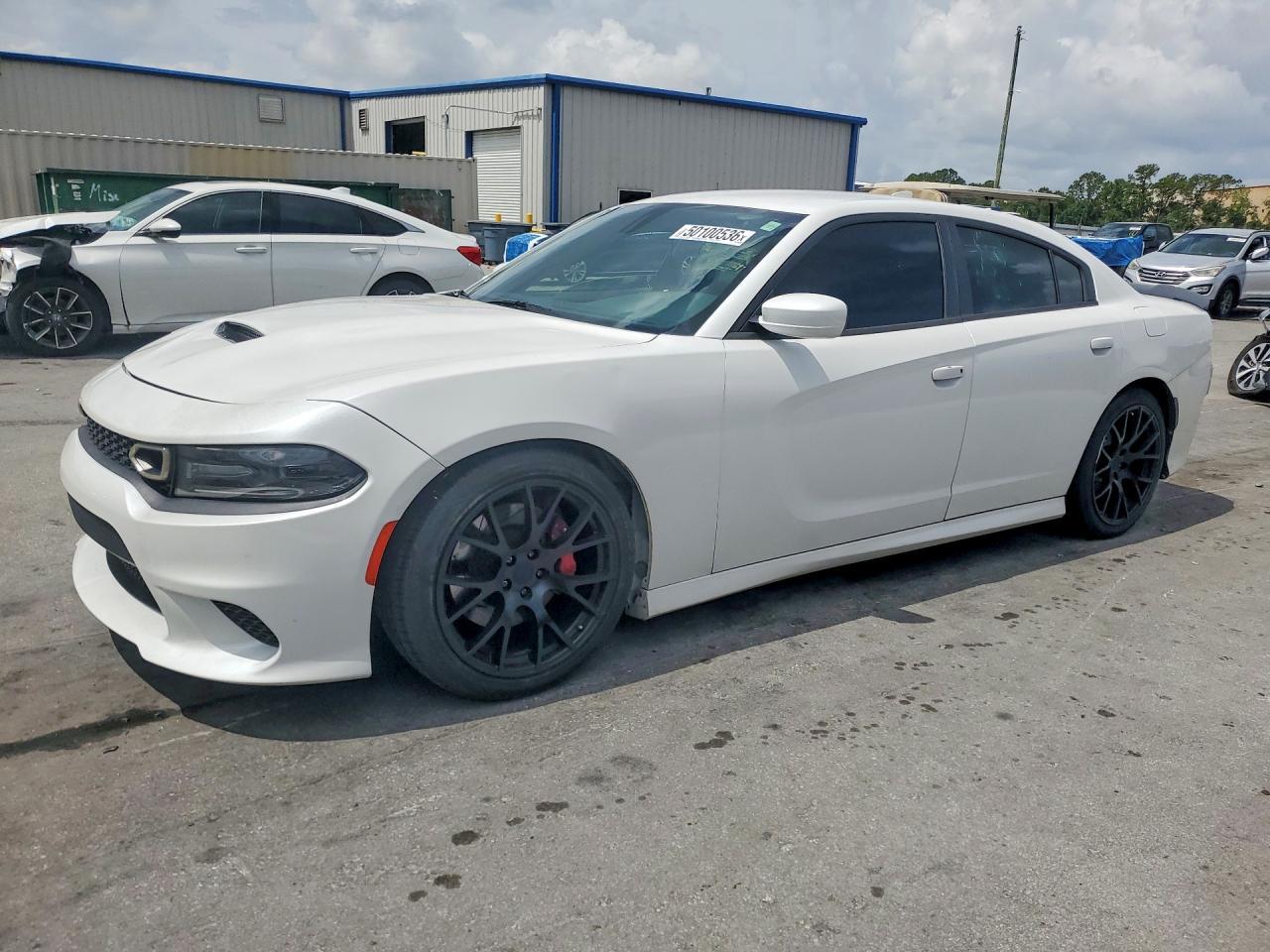 2016 Dodge Charger R - zdjęcie główne