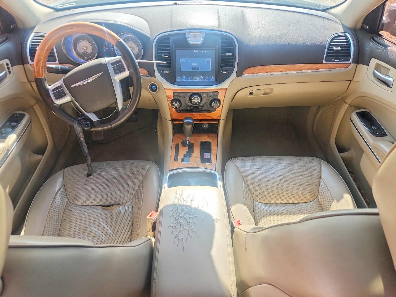 2013 Chrysler 300C - zdjęcie 8