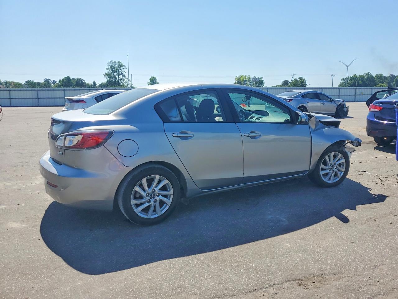 2013 Mazda 3 I - zdjęcie 3