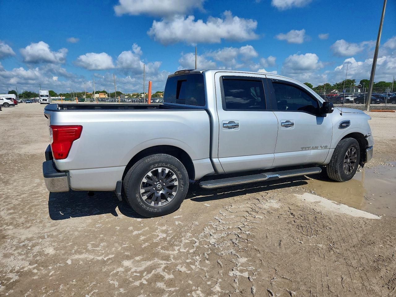 2019 Nissan Titan Sv - zdjęcie 3