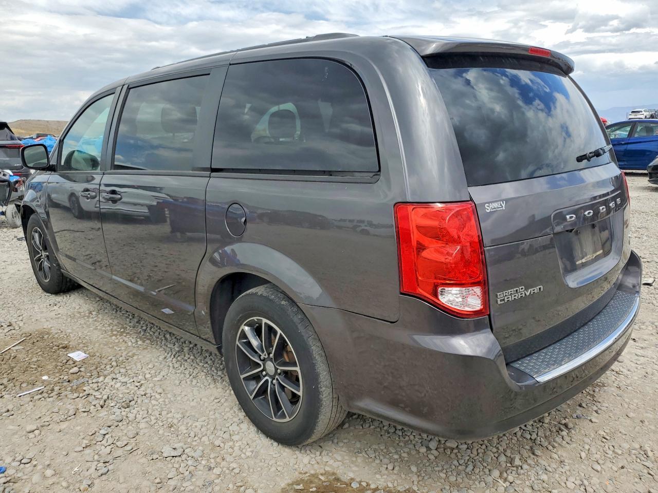 Dodge Grand Caravan - zdjęcie 2