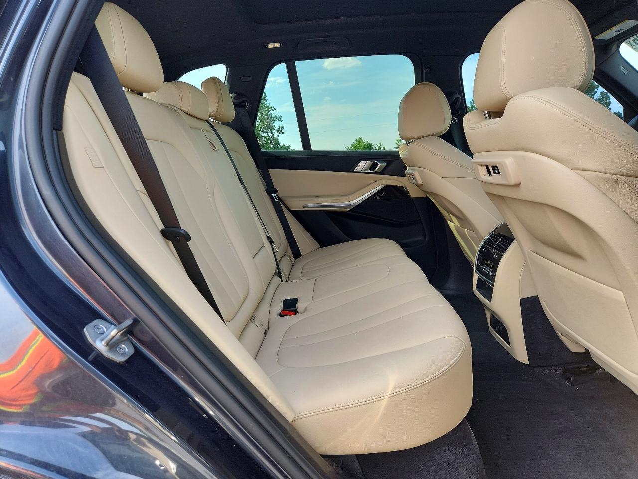 2021 BMW X5 xDrive40I - zdjęcie 11