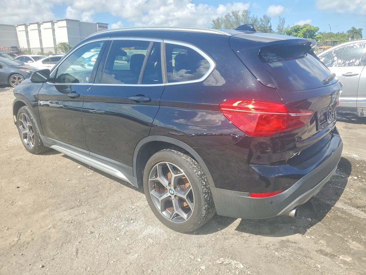 2018 BMW X1 xDrive28I - zdjęcie 2
