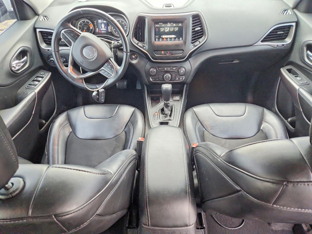 2019 Jeep Cherokee Latitude Plus - zdjęcie 8
