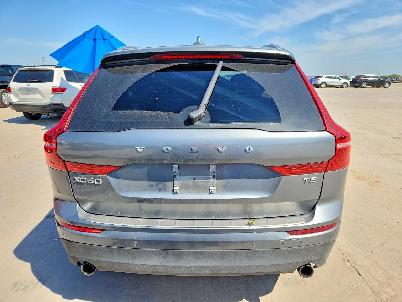 2020 Volvo Xc60 T5 Momentum - zdjęcie 6