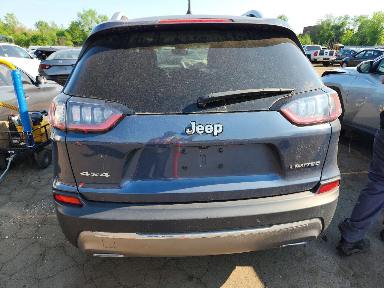 2021 Jeep Cherokee Limited - zdjęcie 6
