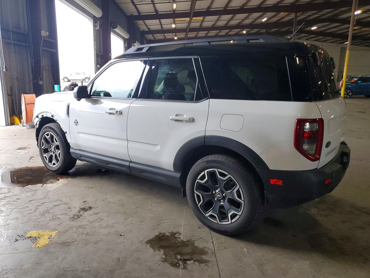 2025 Ford Bronco Sport Outer Banks - zdjęcie 2