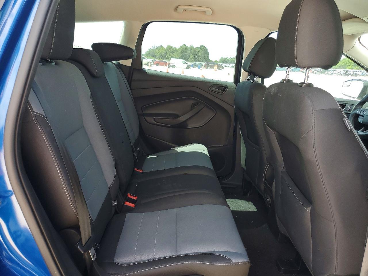 2017 Ford Escape S - zdjęcie 11