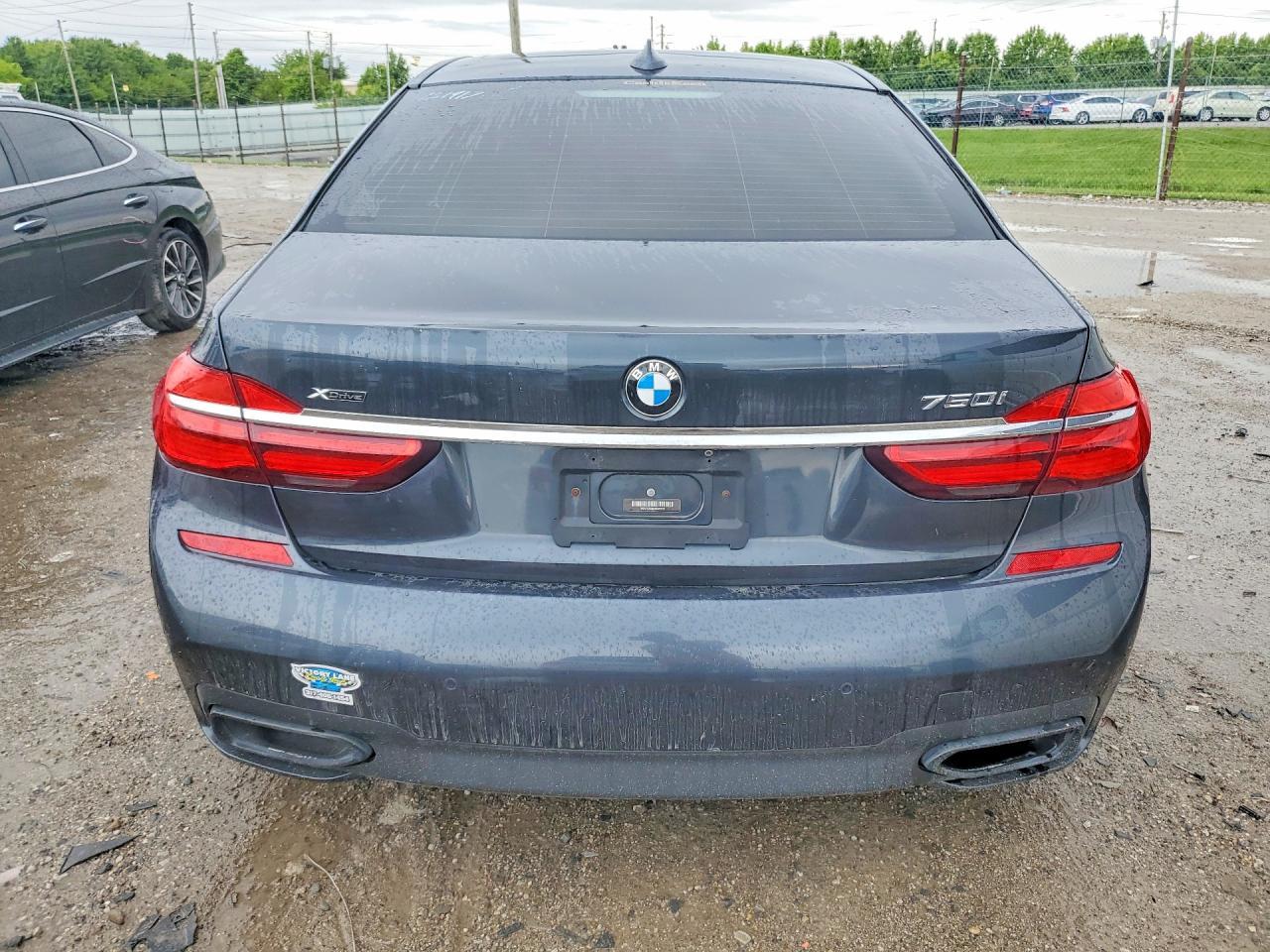 2017 BMW 750 Xi - zdjęcie 6