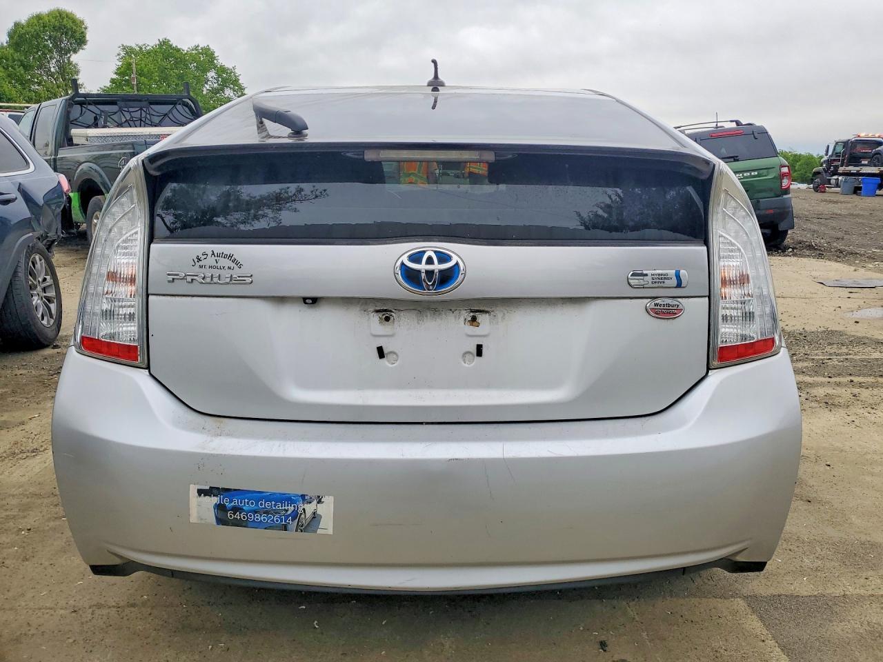 2013 Toyota Prius Plug-In Hybrid Base - zdjęcie 6