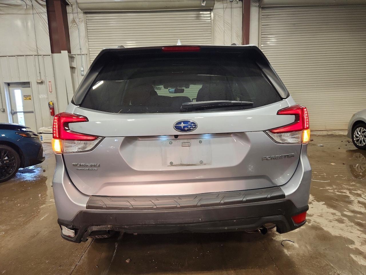 2021 Subaru Forester Premium - zdjęcie 6
