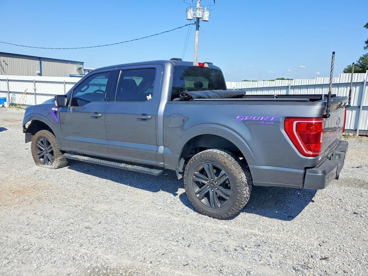 2021 Ford F150 Supercrew - zdjęcie 2