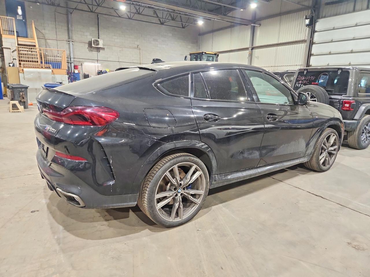 2023 BMW X6 M50I - zdjęcie 3