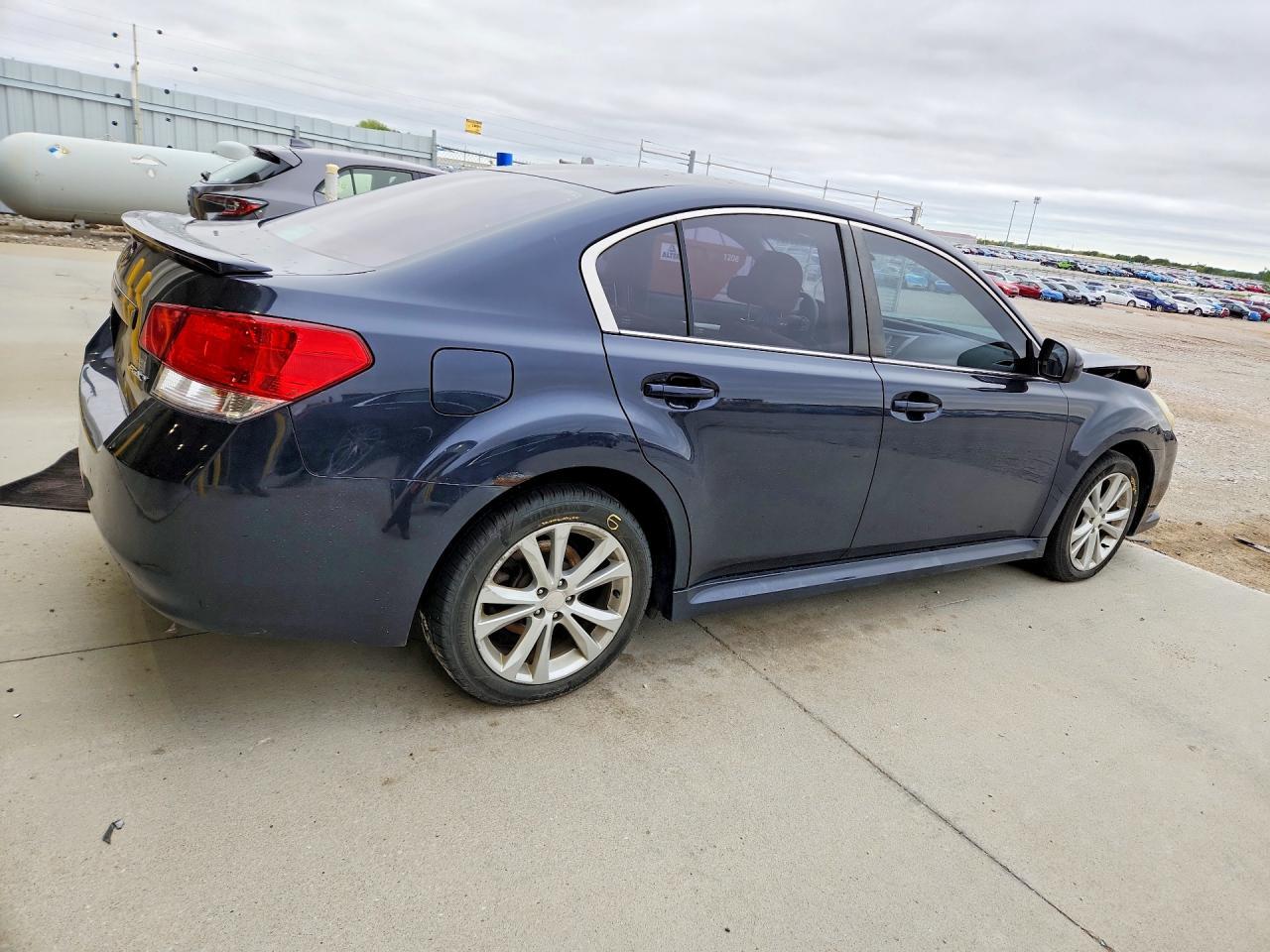 2013 Subaru Legacy 2.5I Premium - zdjęcie 3