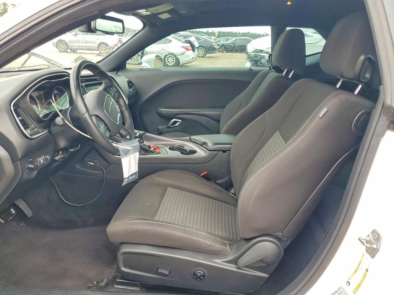 2017 Dodge Challenger Sxt - zdjęcie 7