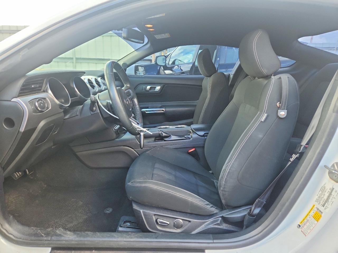 2019 Ford Mustang - zdjęcie 7