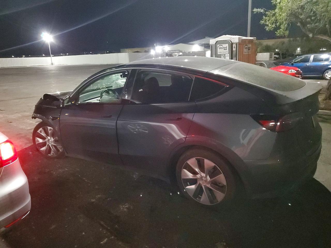 2023 Tesla Model Y - zdjęcie 2