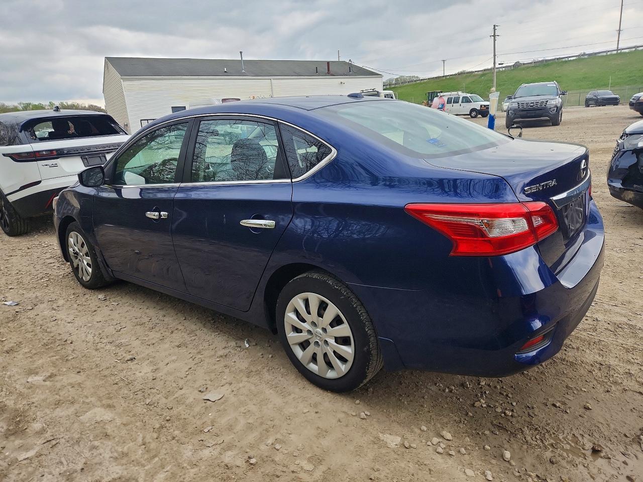 2017 Nissan Sentra Sv - zdjęcie 2