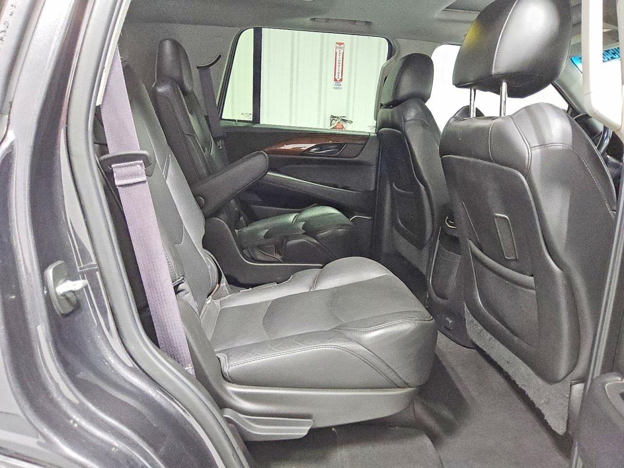 2016 Cadillac Escalade Luxury - zdjęcie 11