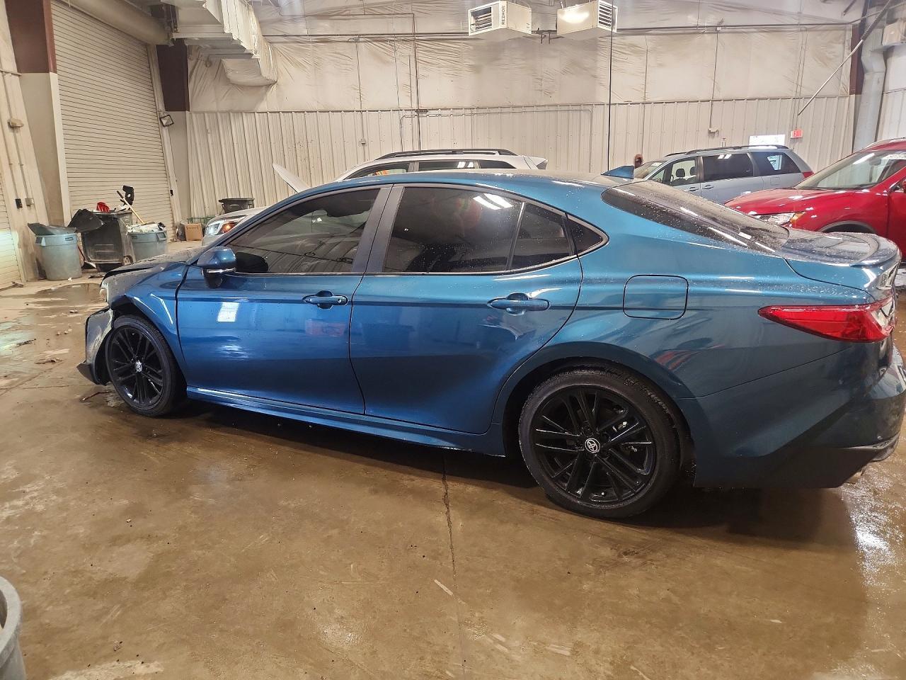 2025 Toyota Camry Xse - zdjęcie 2
