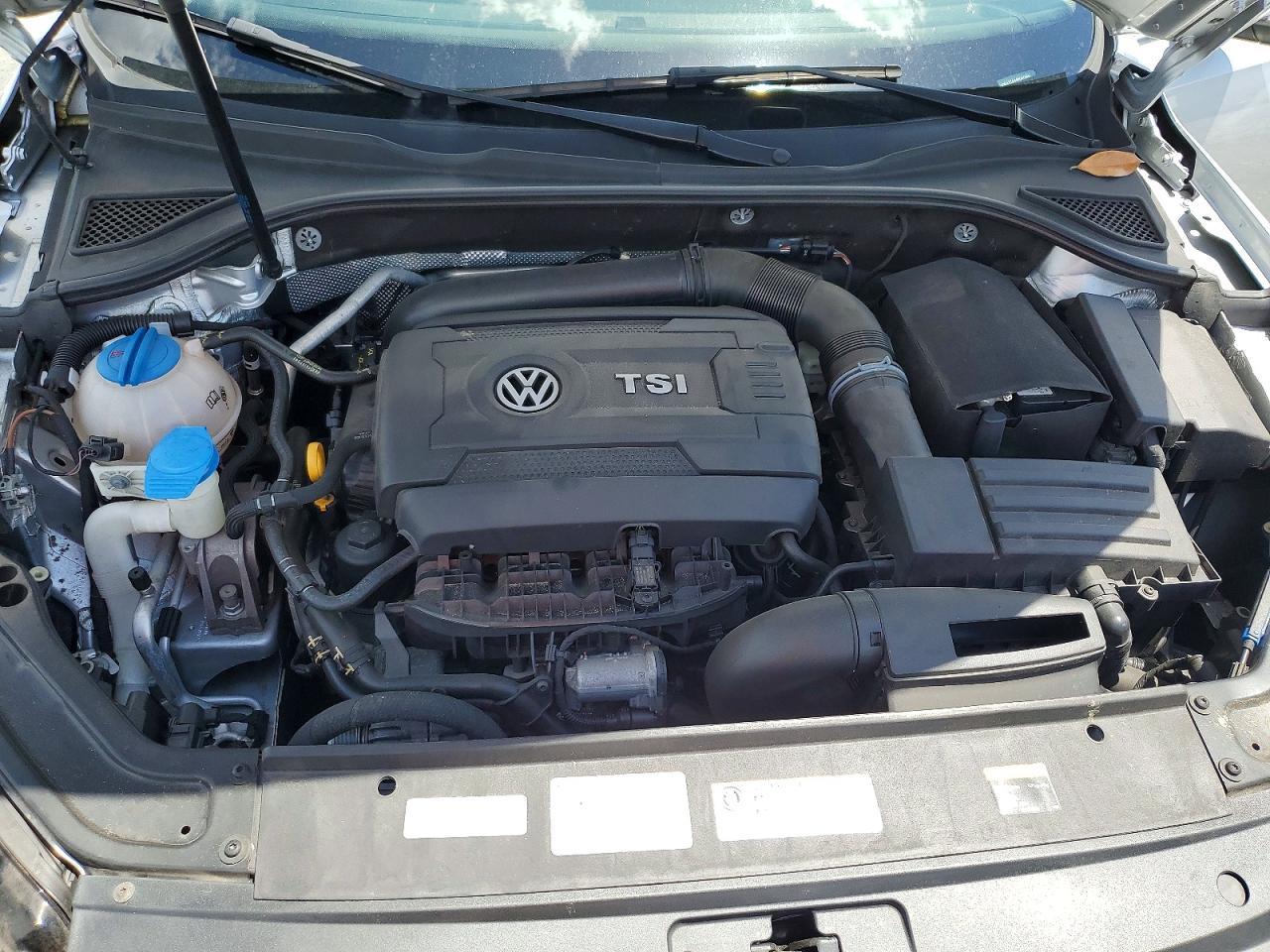 2017 Volkswagen Passat S - zdjęcie 11