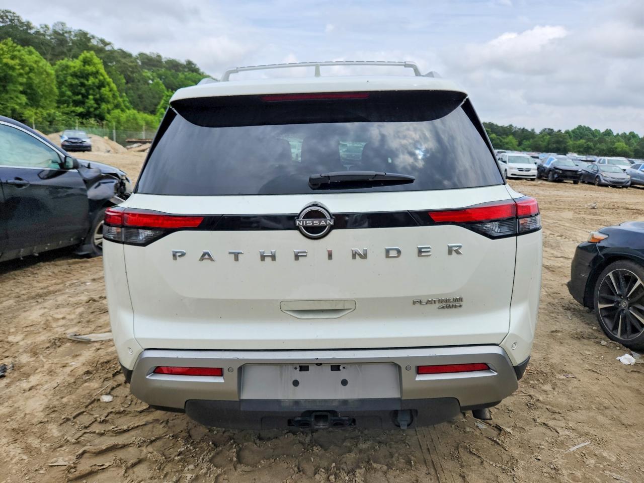 2022 Nissan Pathfinder Platinum - zdjęcie 6