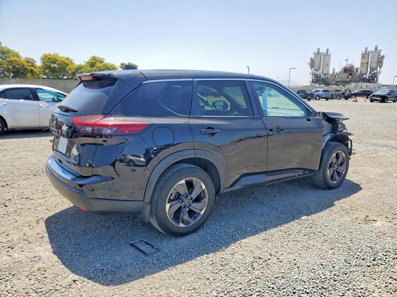 2024 Nissan Rogue Sv - zdjęcie 3
