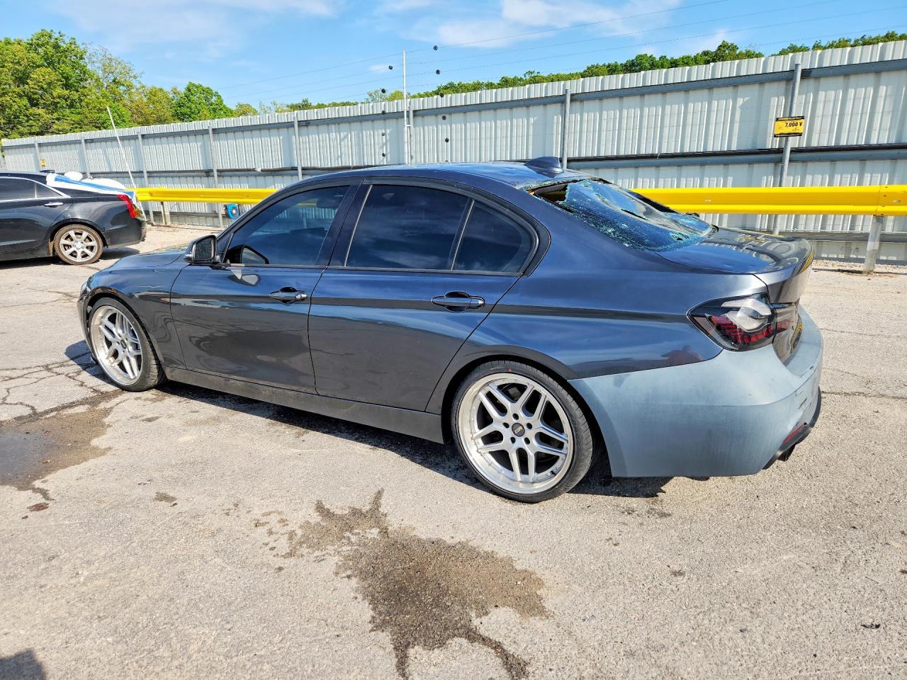 2013 BMW 335 I - zdjęcie 2