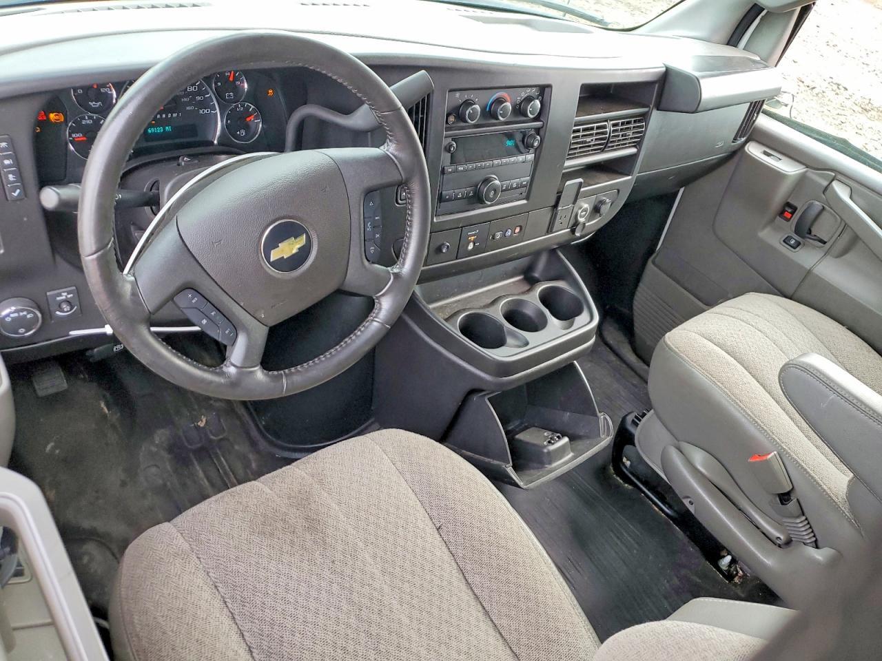 2023 Chevy Express G2500 Cargo - zdjęcie 8