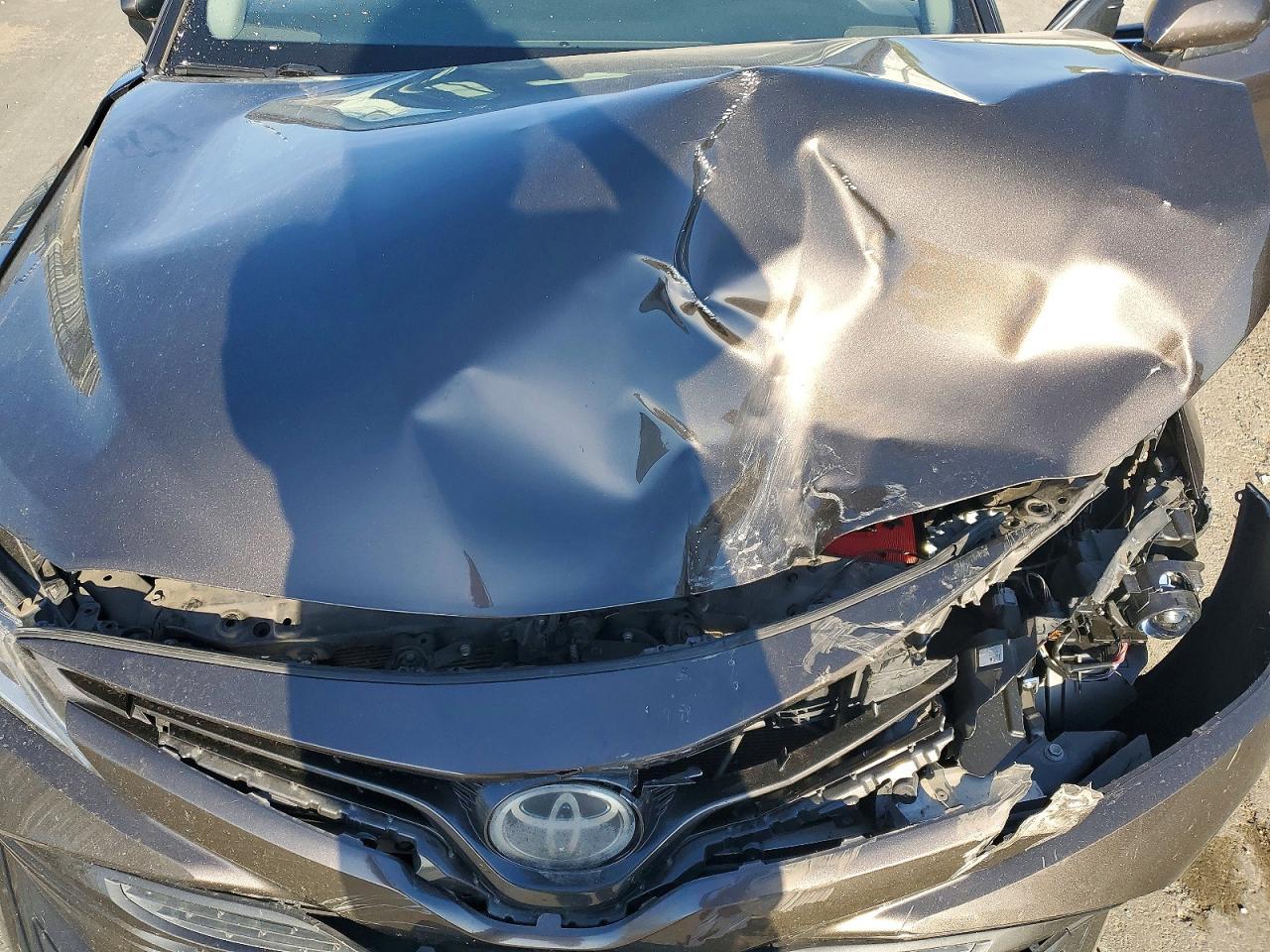 2018 Toyota Camry Le - zdjęcie 11