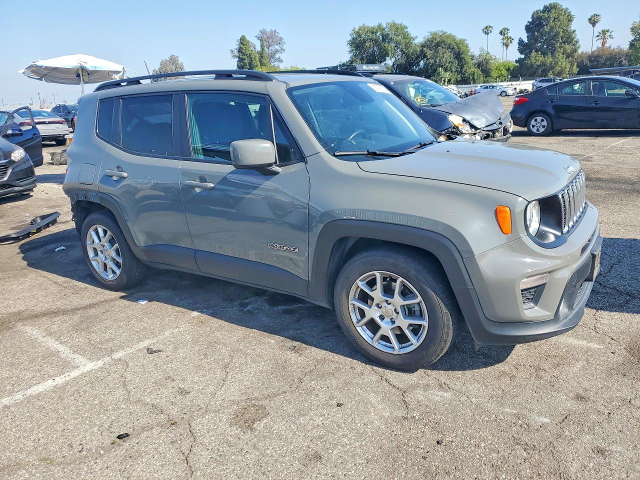 2020 Jeep Renegade Latitude - zdjęcie 4