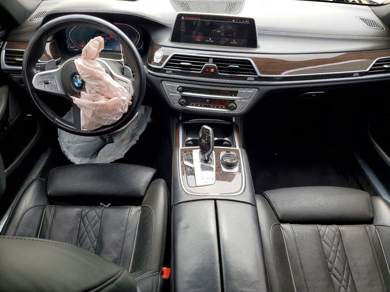 2022 BMW 750 Xi - zdjęcie 8