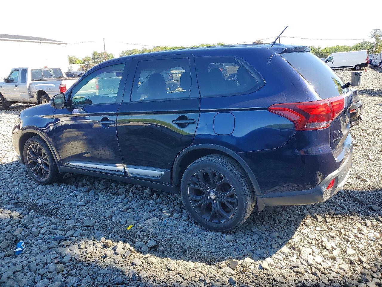 2016 Mitsubishi Outlander Se - zdjęcie 2