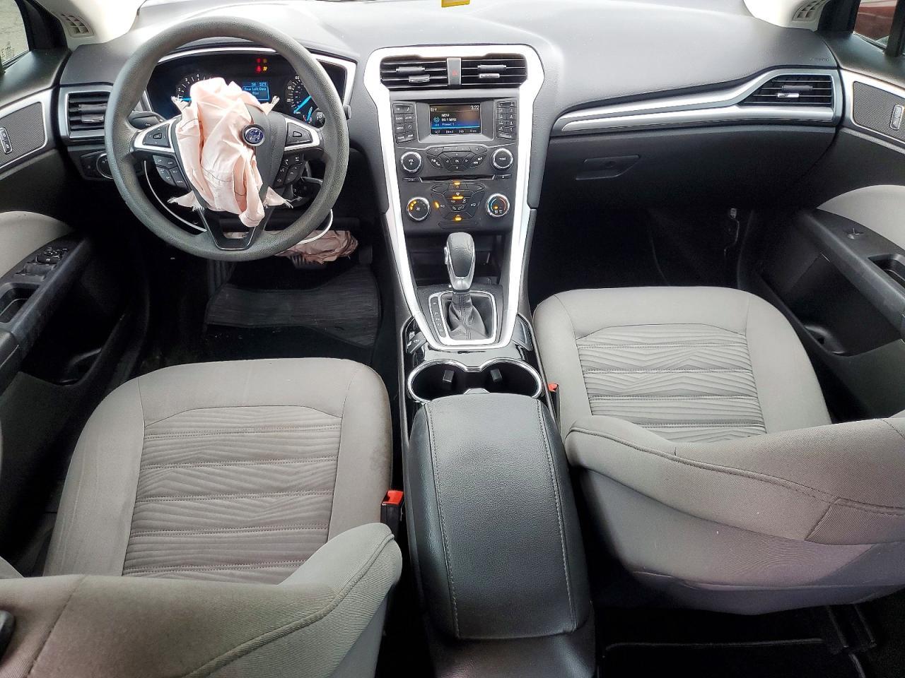 2016 Ford Fusion S - zdjęcie 8