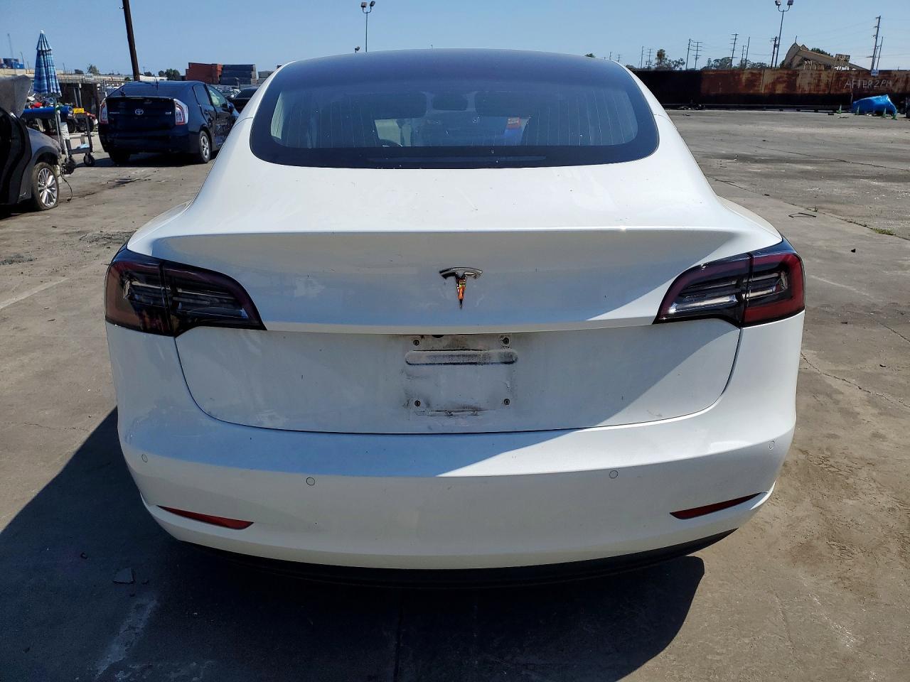 2018 Tesla Model 3 - zdjęcie 6