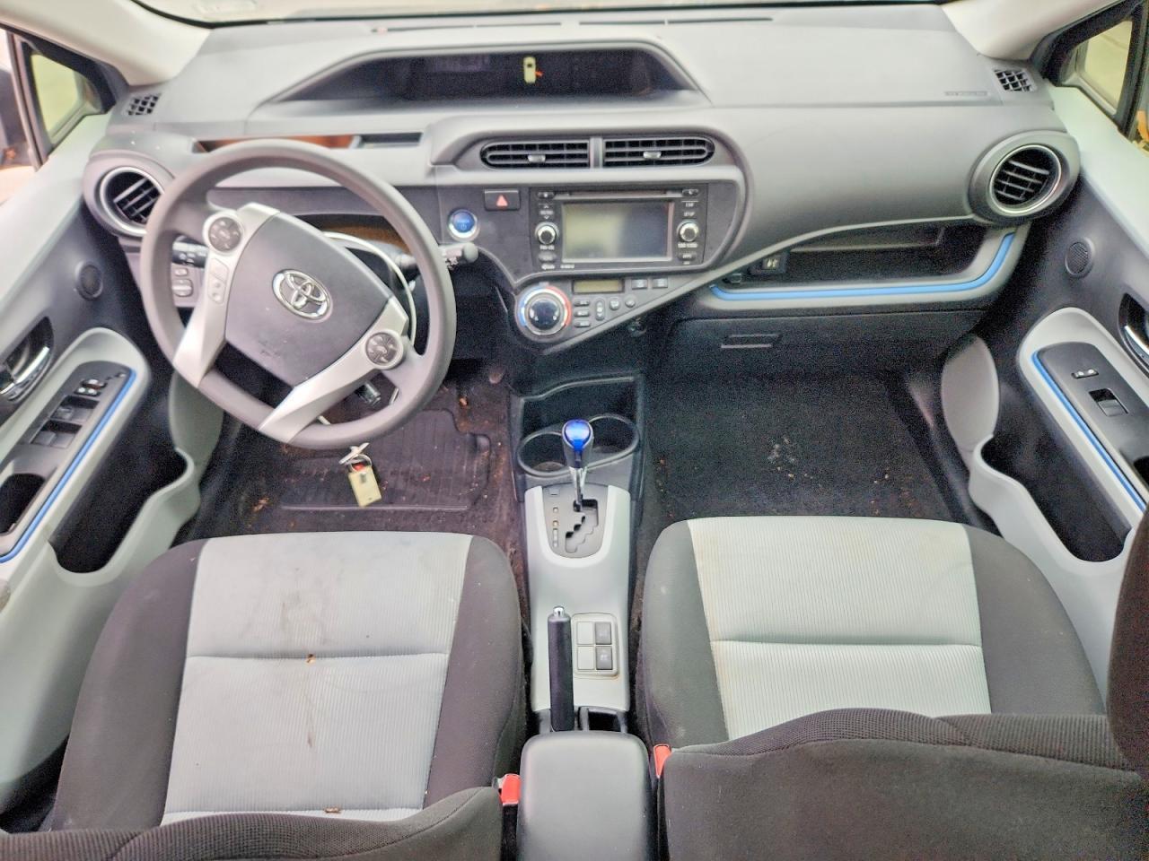 2013 Toyota Prius C Three - zdjęcie 8