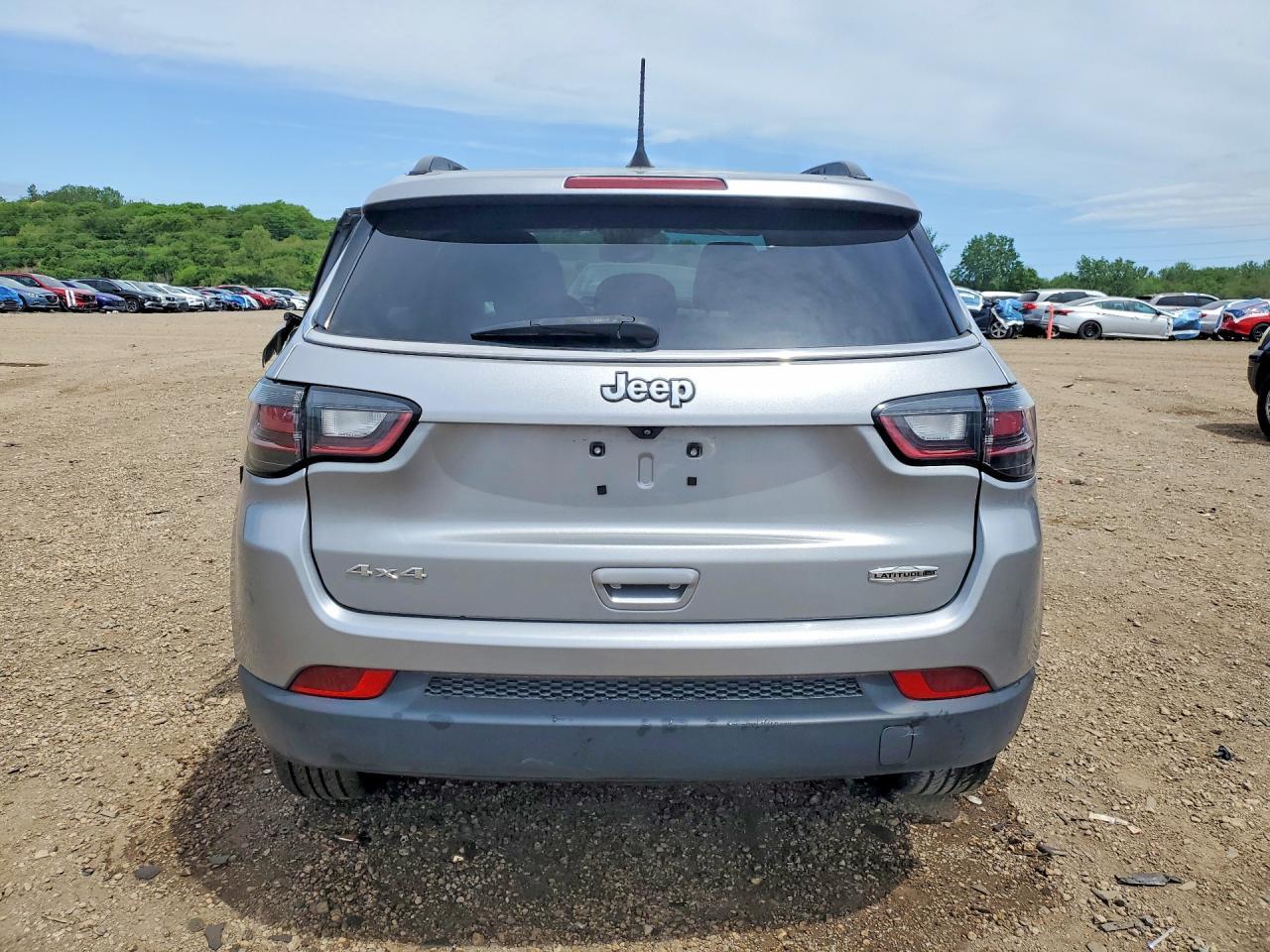 2022 Jeep Compass Latitude Lux - zdjęcie 6