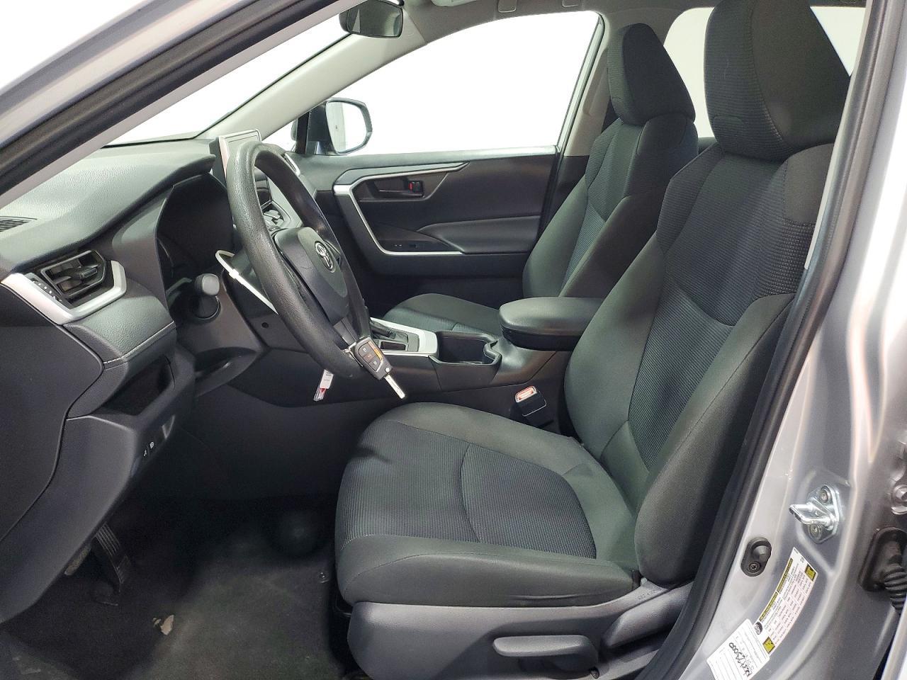 2025 Toyota Rav4 Le - zdjęcie 7