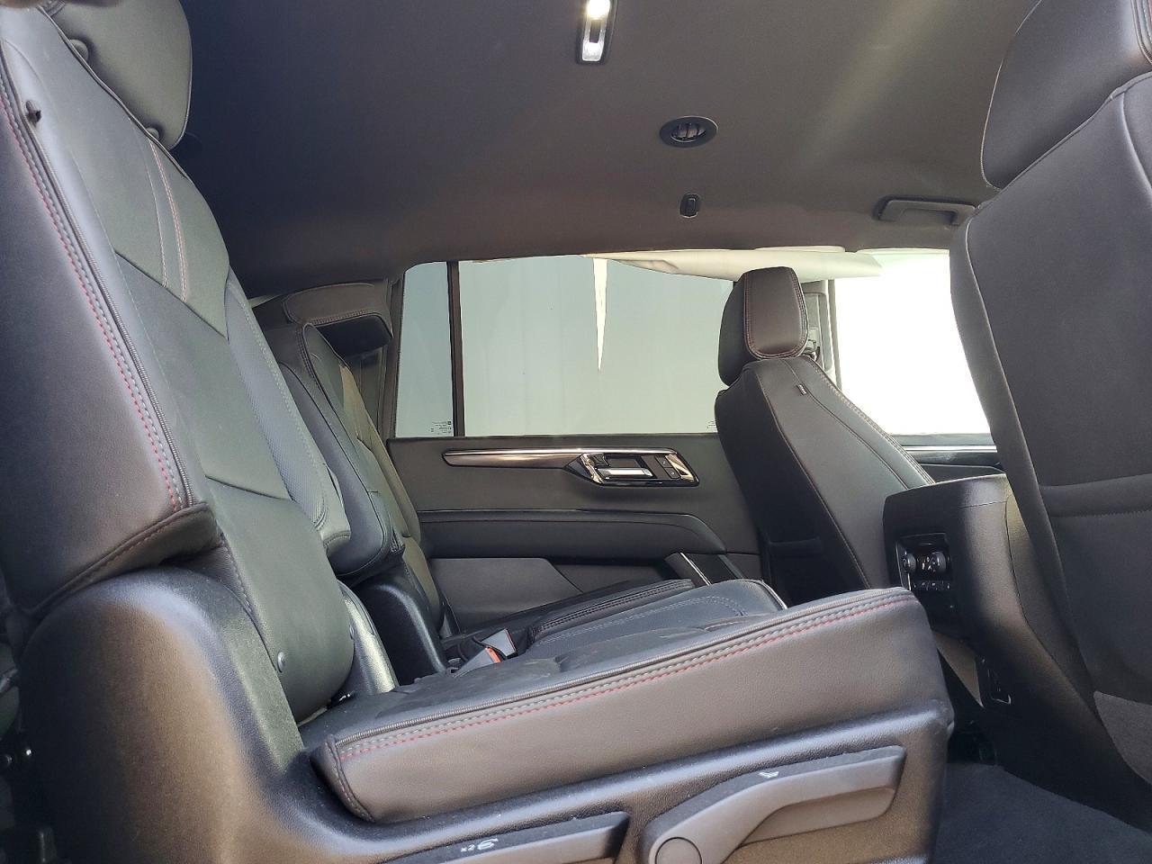2026 Chevrolet Suburban K1500 Rst - zdjęcie 11