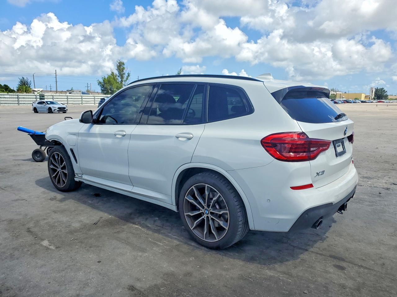2021 BMW X3 M - zdjęcie 2