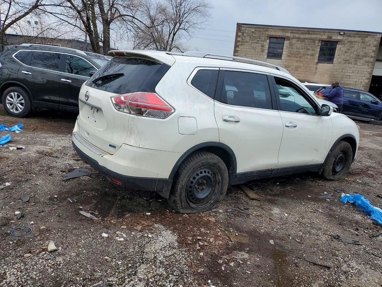 2015 Nissan Rogue S - zdjęcie 4