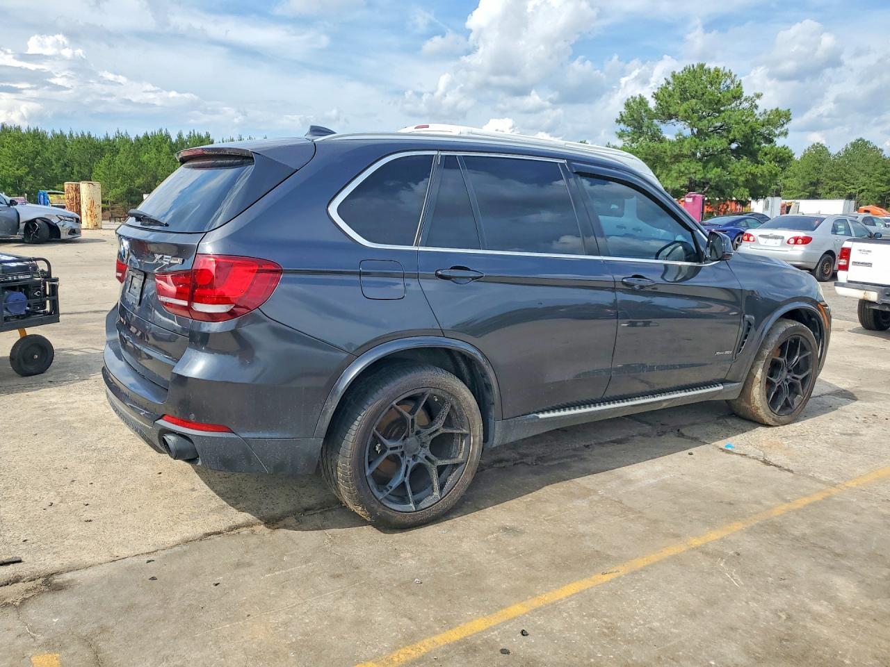 2015 BMW X5 xDrive35I - zdjęcie 3