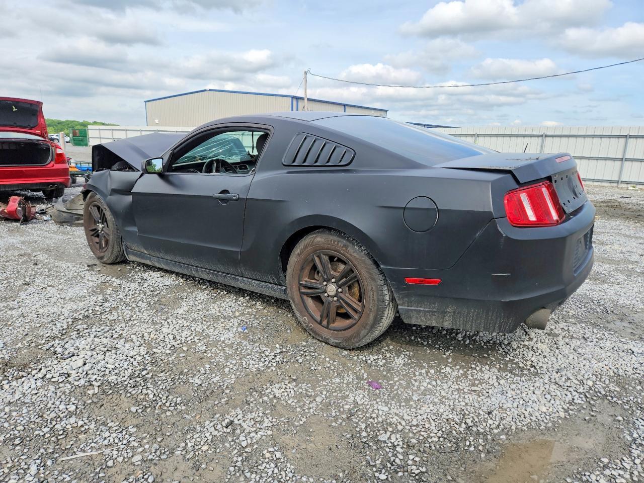 2013 Ford Mustang - zdjęcie 2