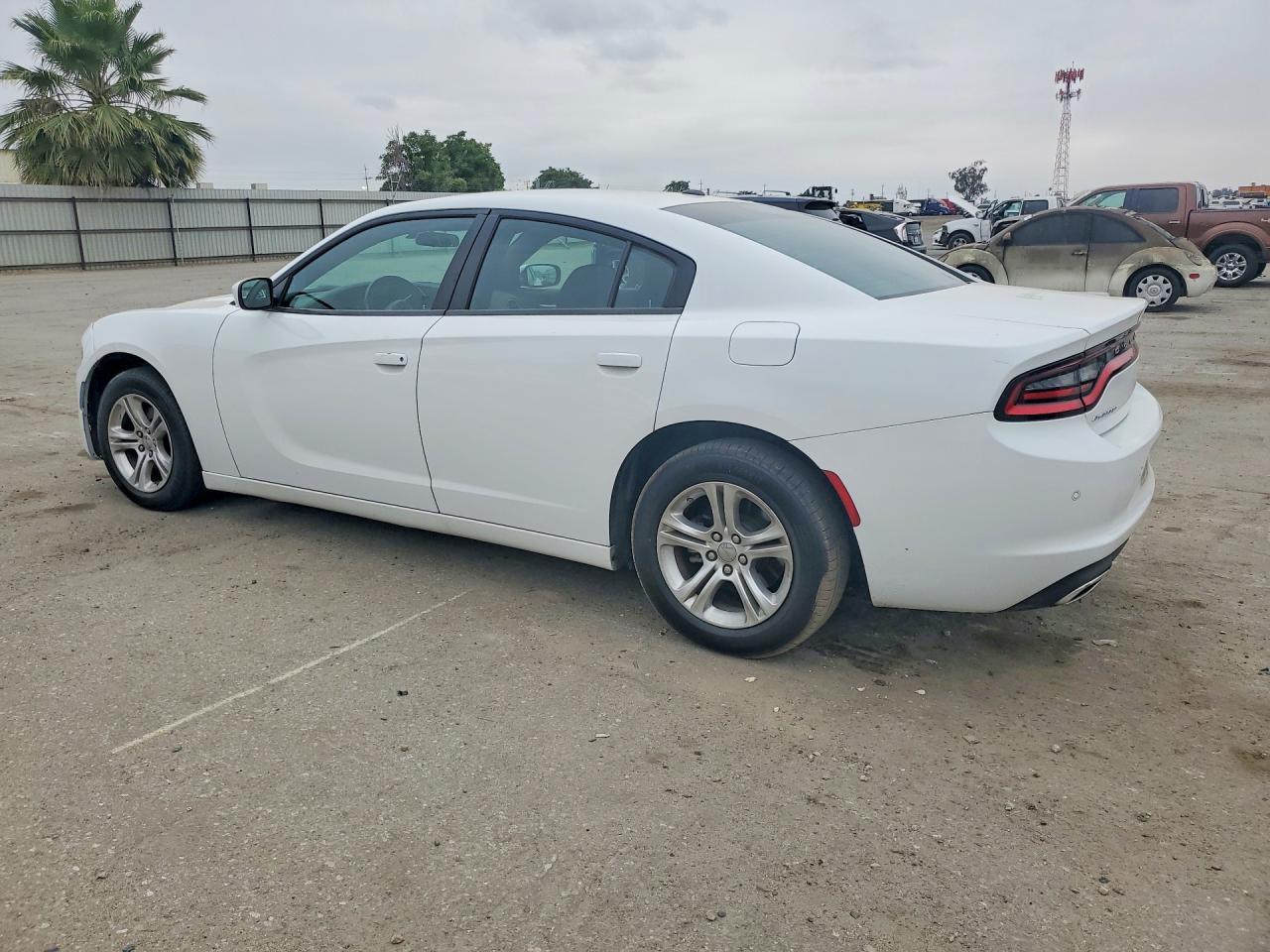 2022 Dodge Charger Sxt - zdjęcie 2