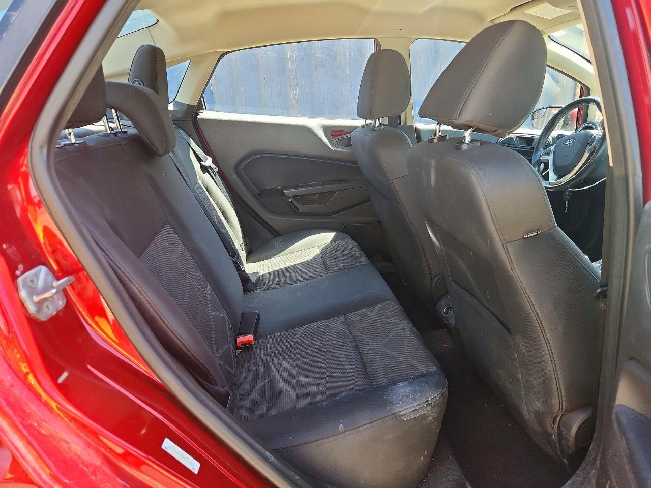 2013 Ford Fiesta Se - zdjęcie 10