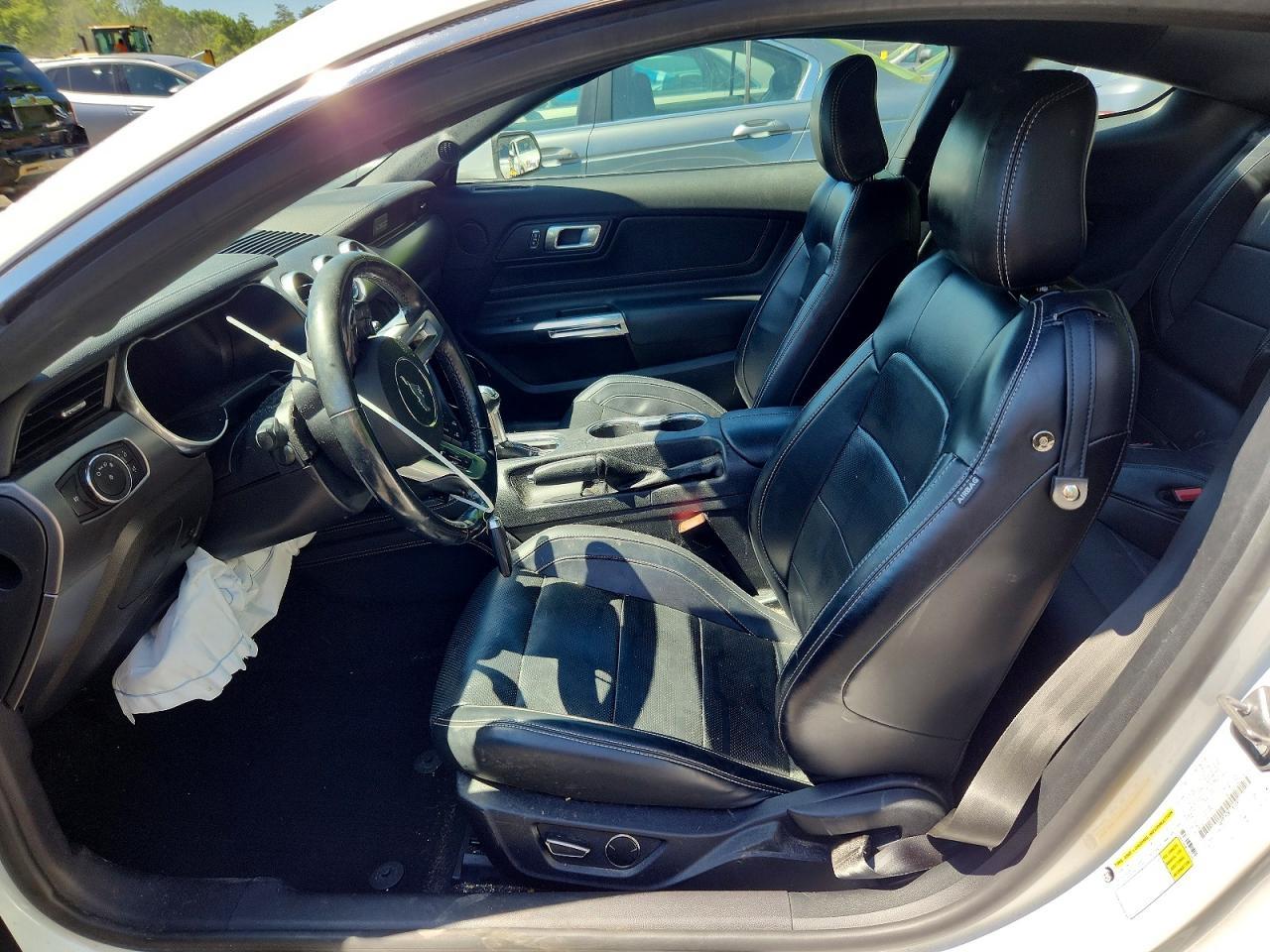 2019 Ford Mustang - zdjęcie 7