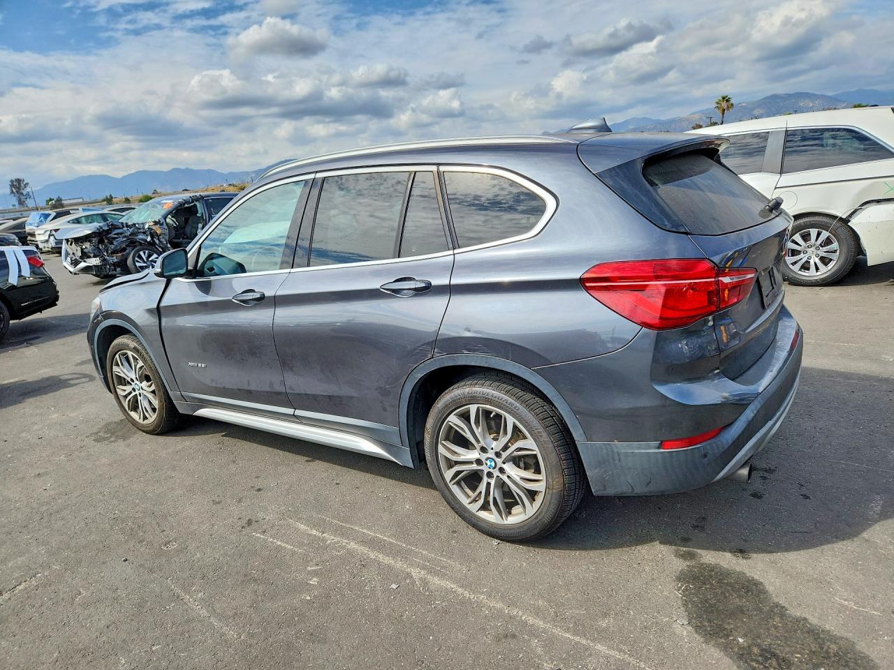 2016 BMW X1 xDrive28I - zdjęcie 2