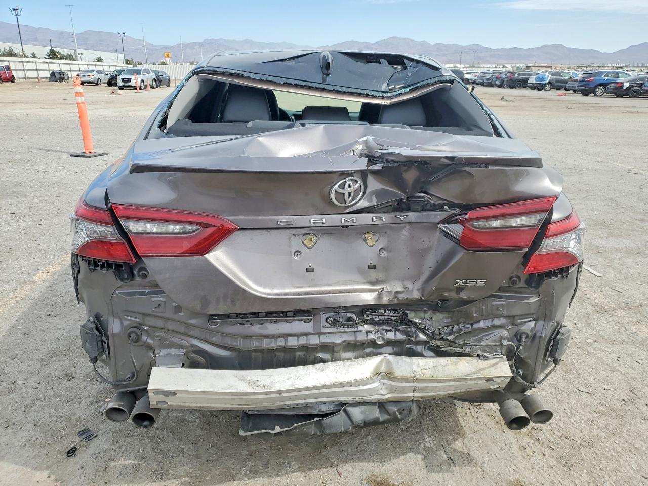 2021 Toyota Camry Xse - zdjęcie 6